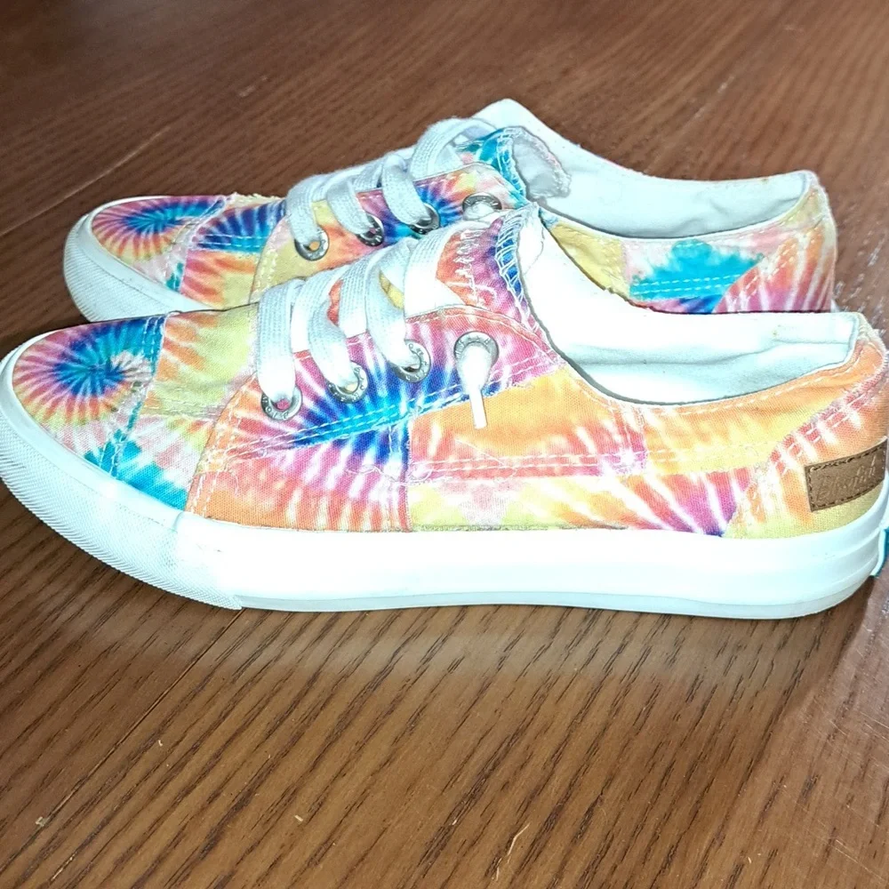 Size 7.5 Blowfish Malibou sneakers, multicolored - Picture 2 of 5